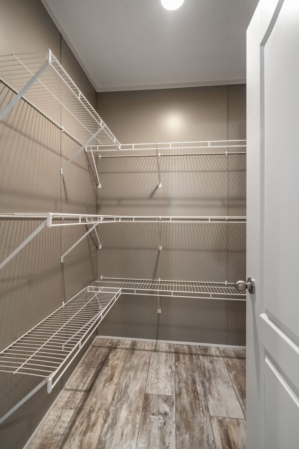 The CASCADE Kitchen. This Manufactured Mobile Home features 4 bedrooms and 2 baths.