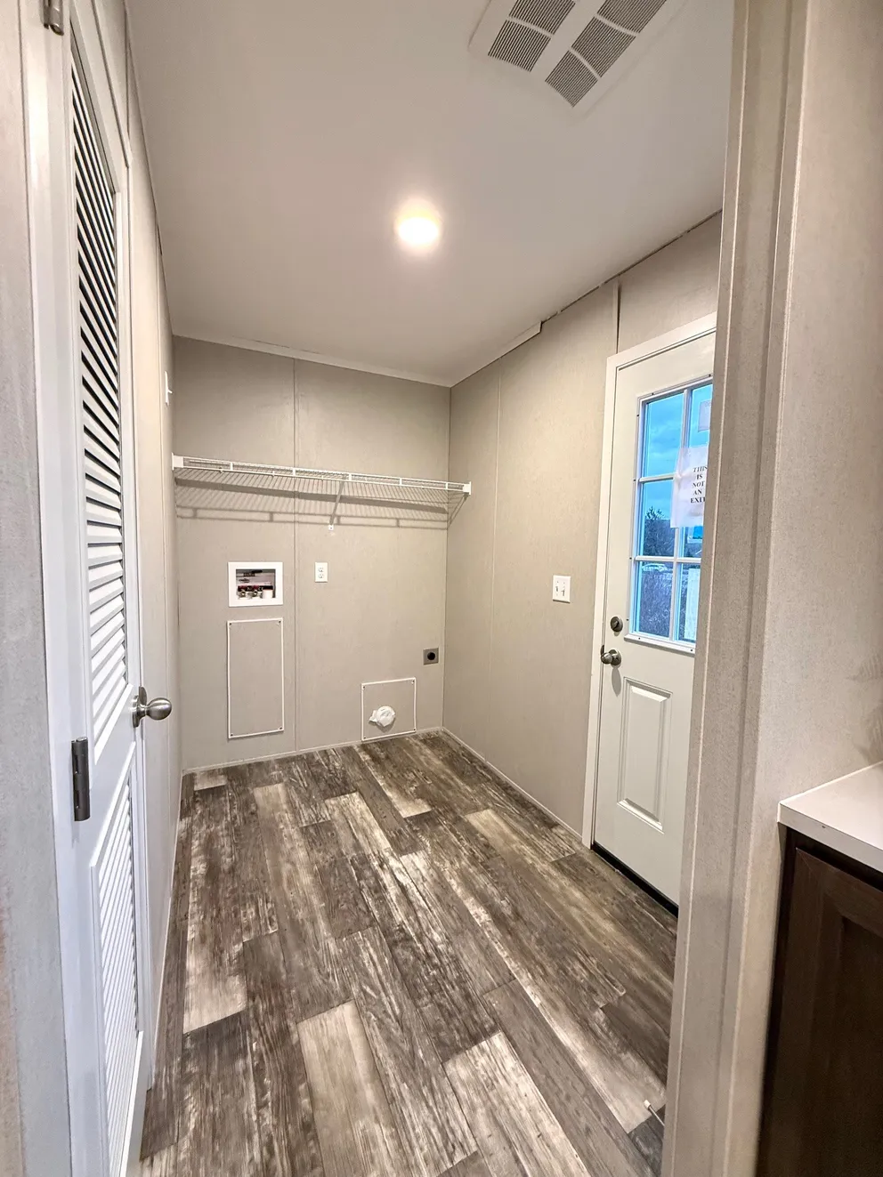 The JASPER 4428-638 Utility Room. This Manufactured Mobile Home features 2 bedrooms and 2 baths.