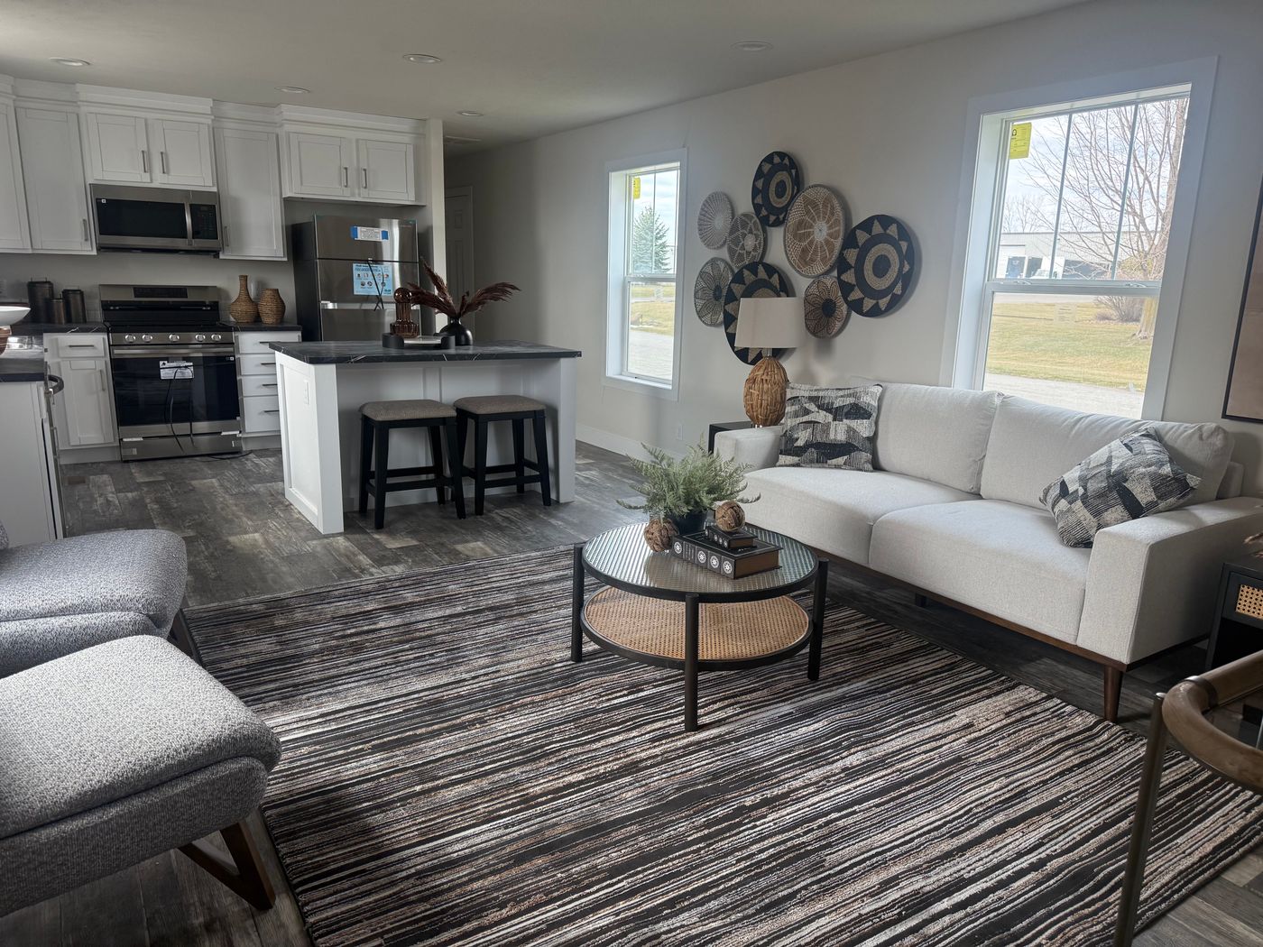 The 6016-SW019 SUNRISE SW Kitchen. This Manufactured Mobile Home features 2 bedrooms and 2 baths.
