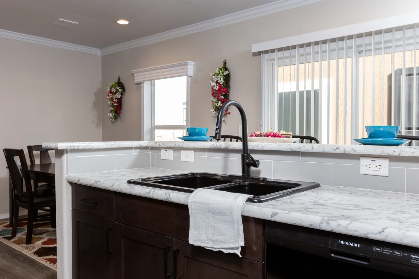 The K1668A Kitchen. This Manufactured Mobile Home features 2 bedrooms and 2 baths.