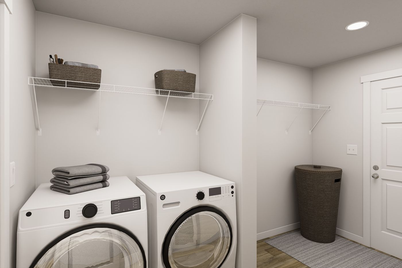 The RIGHT CHOICE 110 Utility Room. This Manufactured Mobile Home features 4 bedrooms and 2 baths.