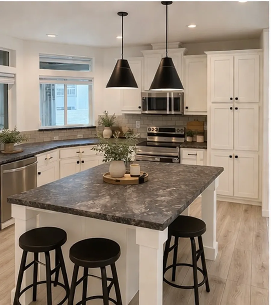 The 9585-S MAJESTIC Dining Area. This Manufactured Mobile Home features 3 bedrooms and 2 baths.