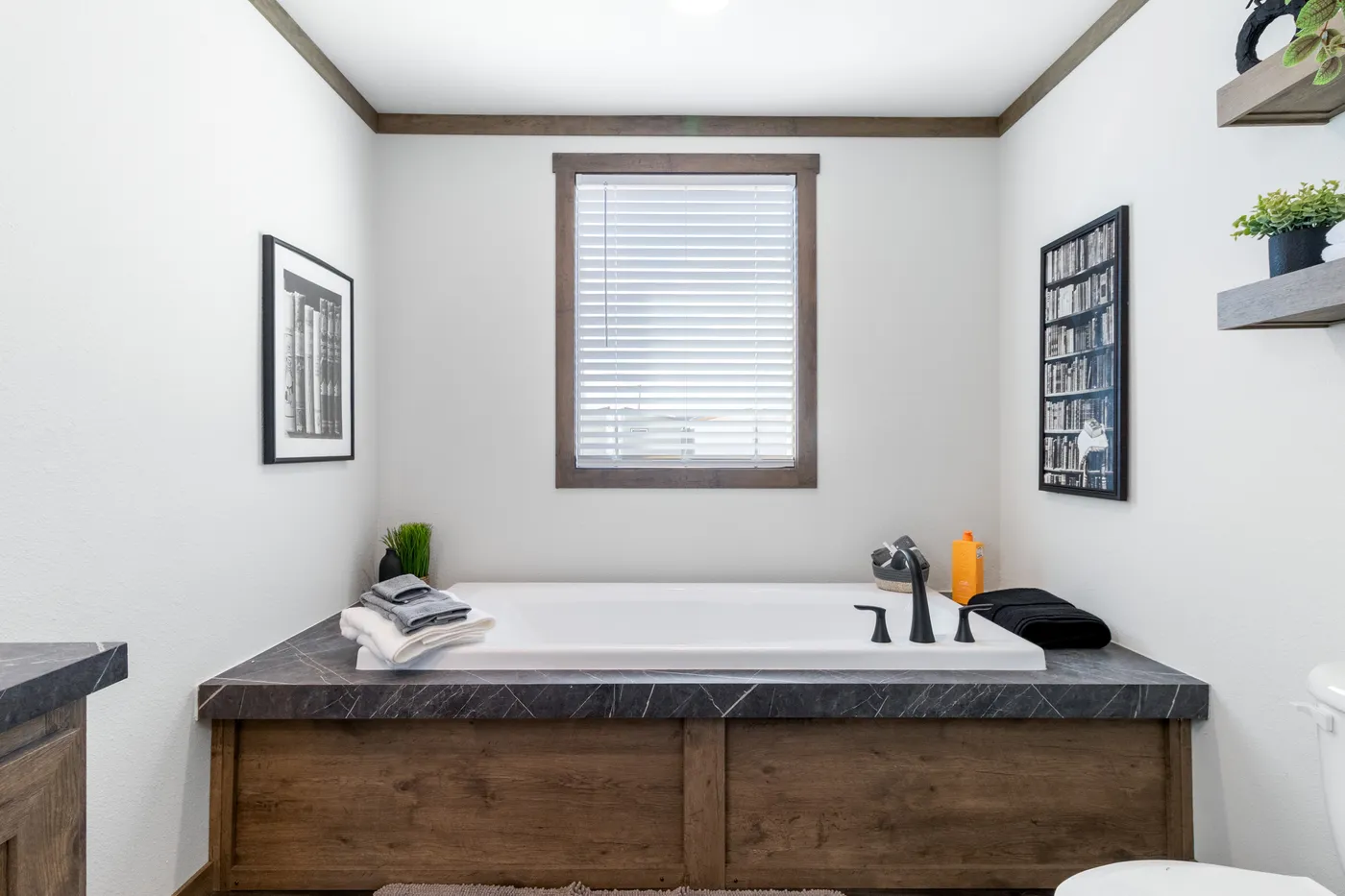 The ISABELLA ELITE Primary Bathroom. This Manufactured Mobile Home features 3 bedrooms and 2 baths.