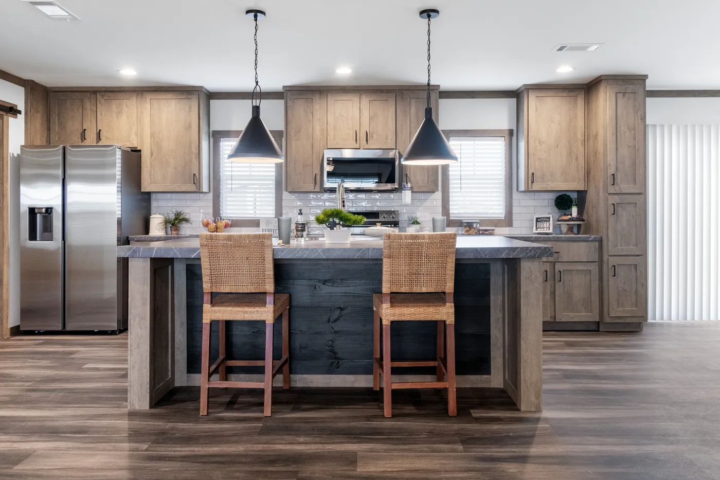The ISABELLA ELITE Kitchen. This Manufactured Mobile Home features 3 bedrooms and 2 baths.