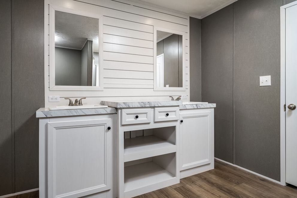 The SAVANNAH BREEZE Exterior. This Manufactured Mobile Home features 3 bedrooms and 2 baths.