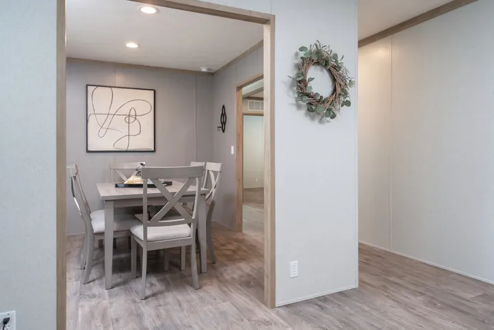 The BLUEBONNET BREEZE Flex. This Manufactured Mobile Home features 3 bedrooms and 2 baths.