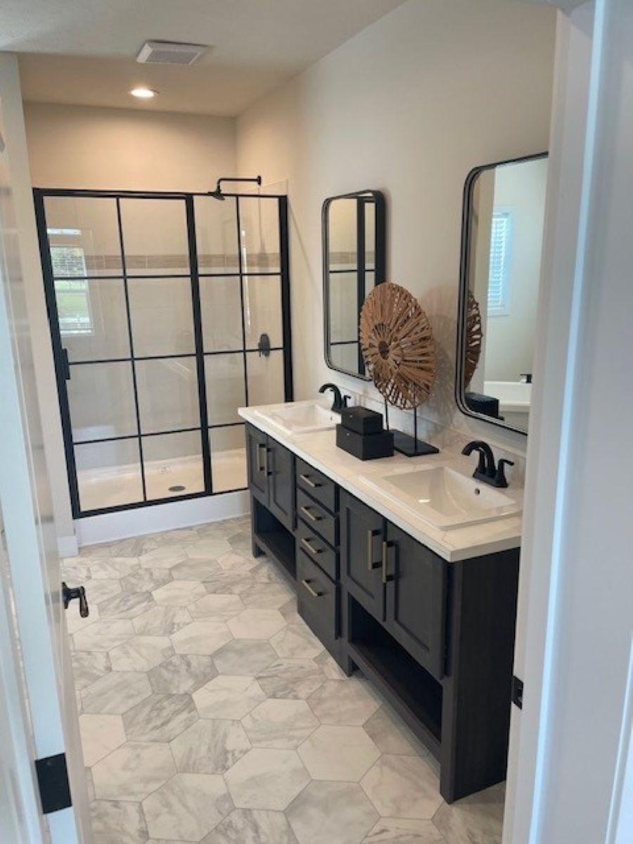 The EDEN/7230-MS061 SECT Primary Bathroom. 