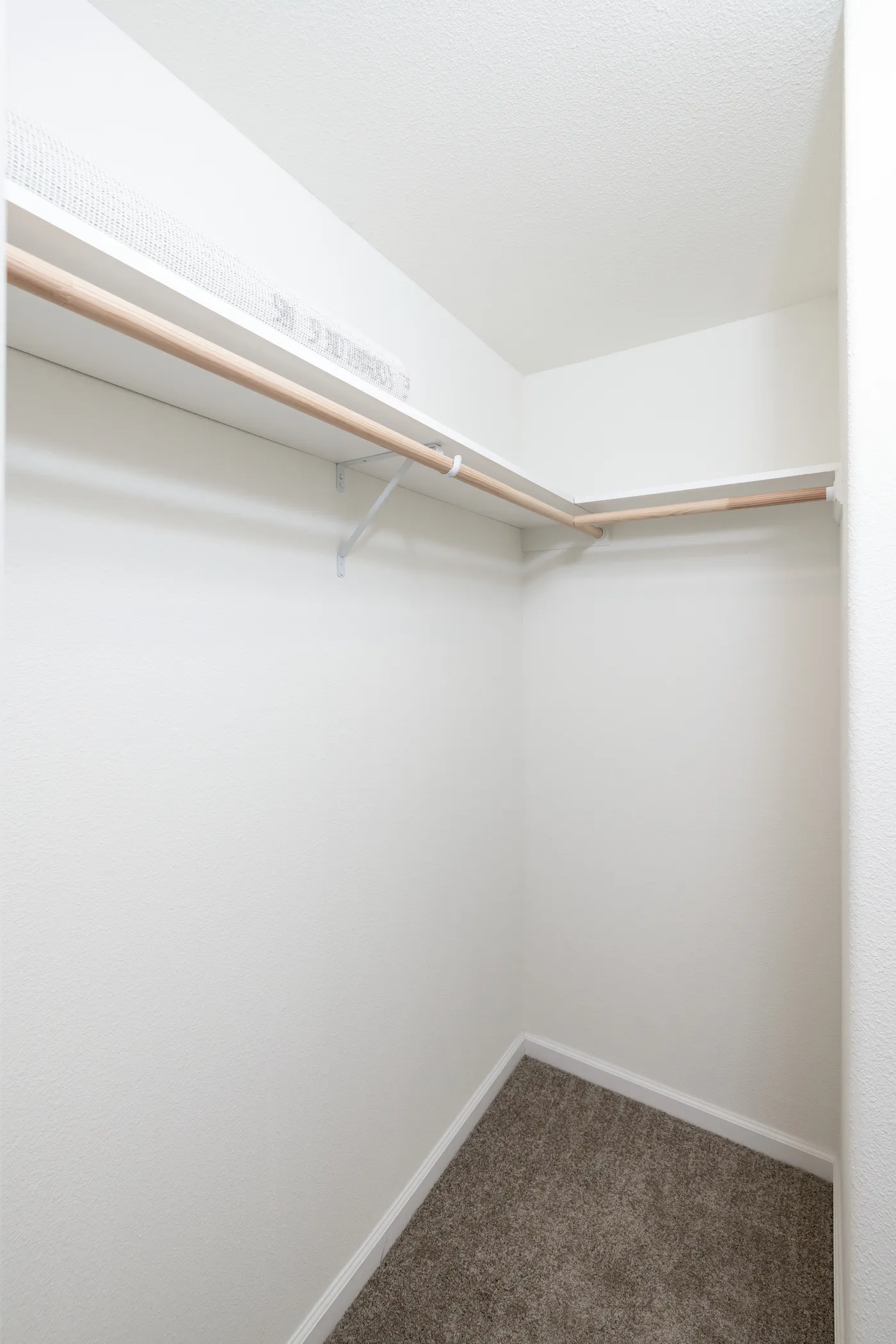 The FAIRPOINT 24563D Hidden. This Manufactured Mobile Home features 3 bedrooms and 2 baths.