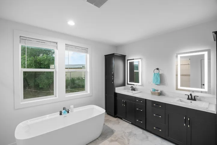 The LULAMAE 3 Primary Bathroom. This Manufactured Mobile Home features 3 bedrooms and 2 baths.