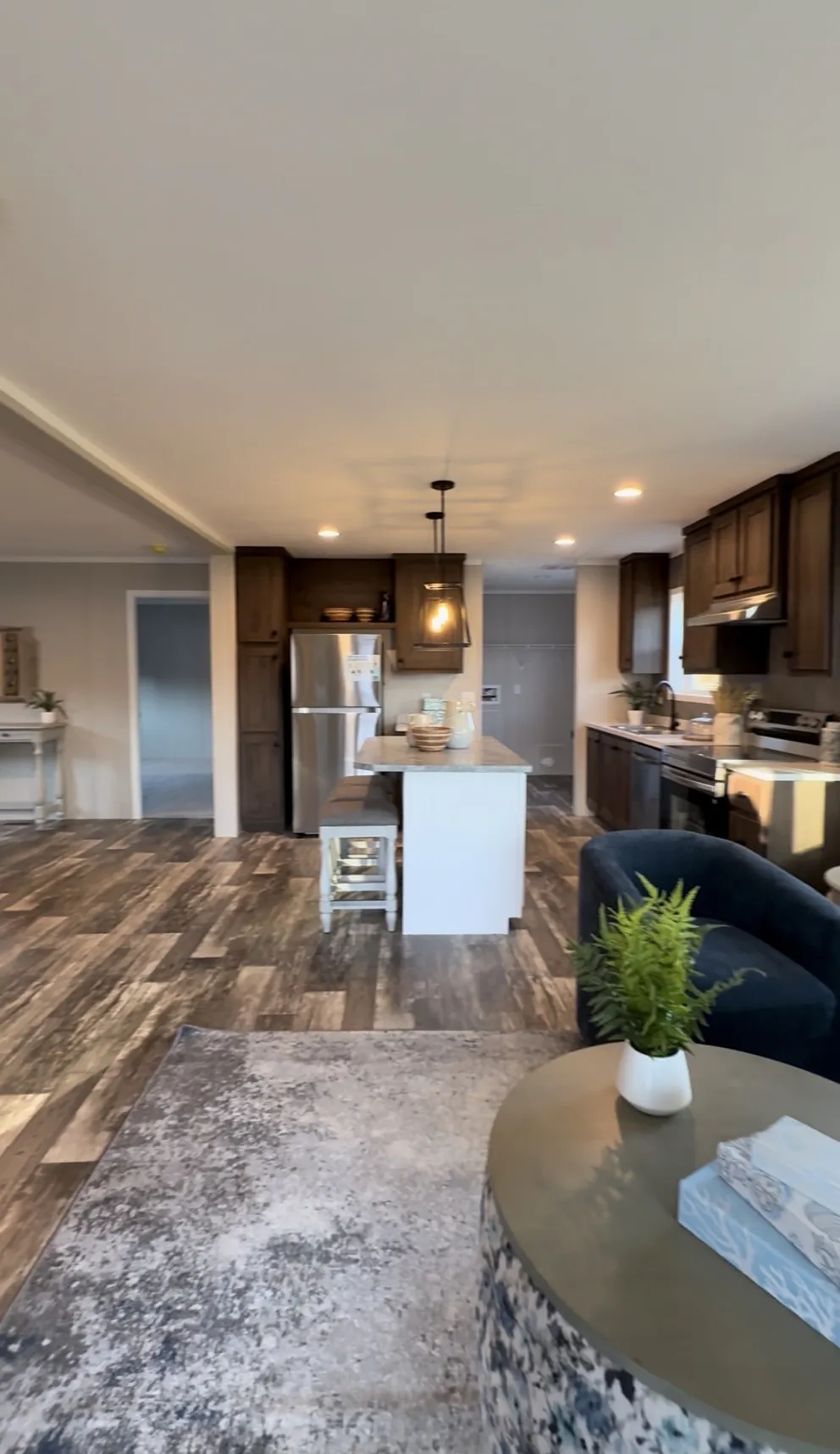 The JASPER 4428-638 Dining Room. This Manufactured Mobile Home features 2 bedrooms and 2 baths.