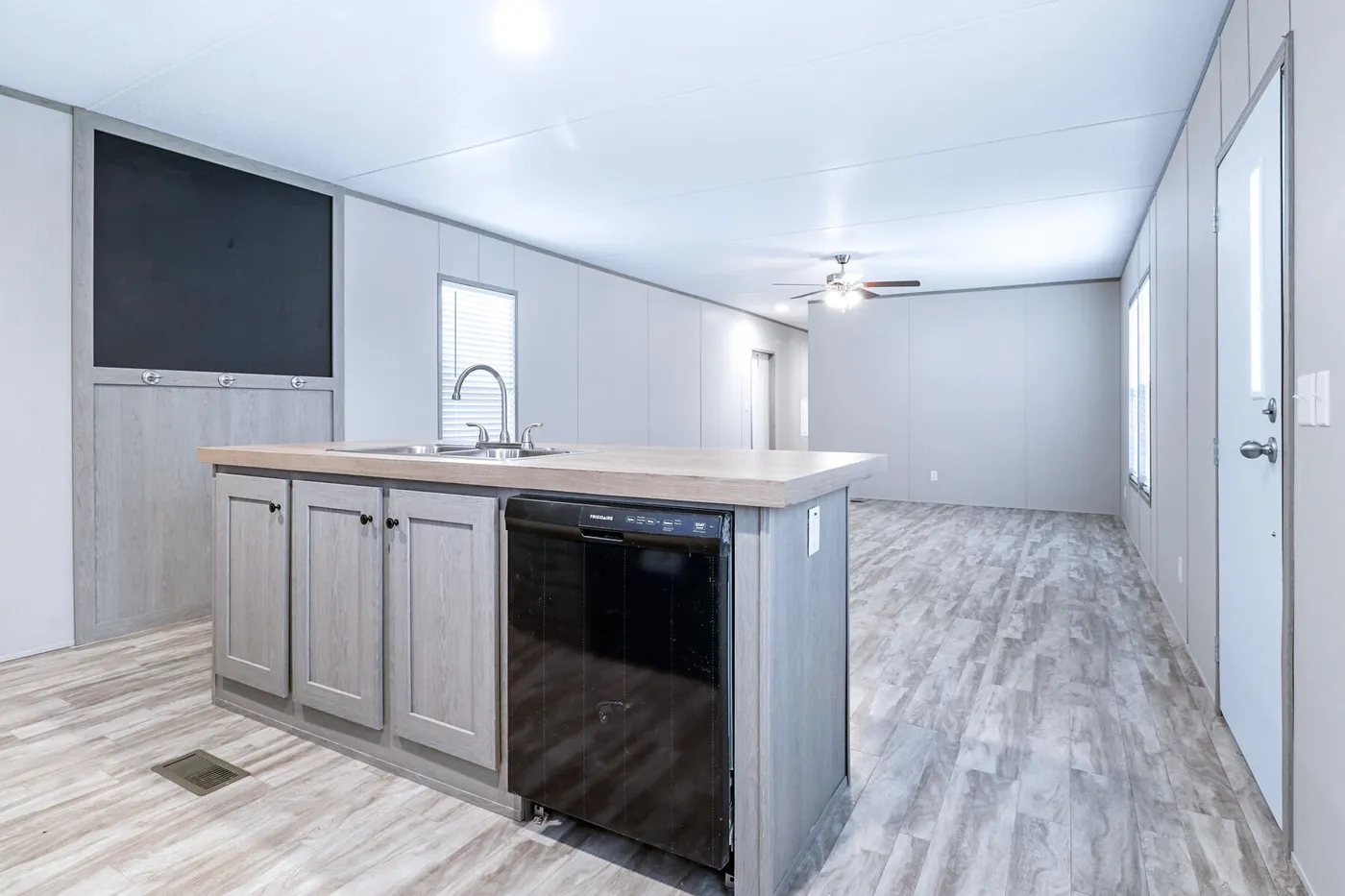 The BREEZE 16723A Exterior. This Manufactured Mobile Home features 3 bedrooms and 2 baths.