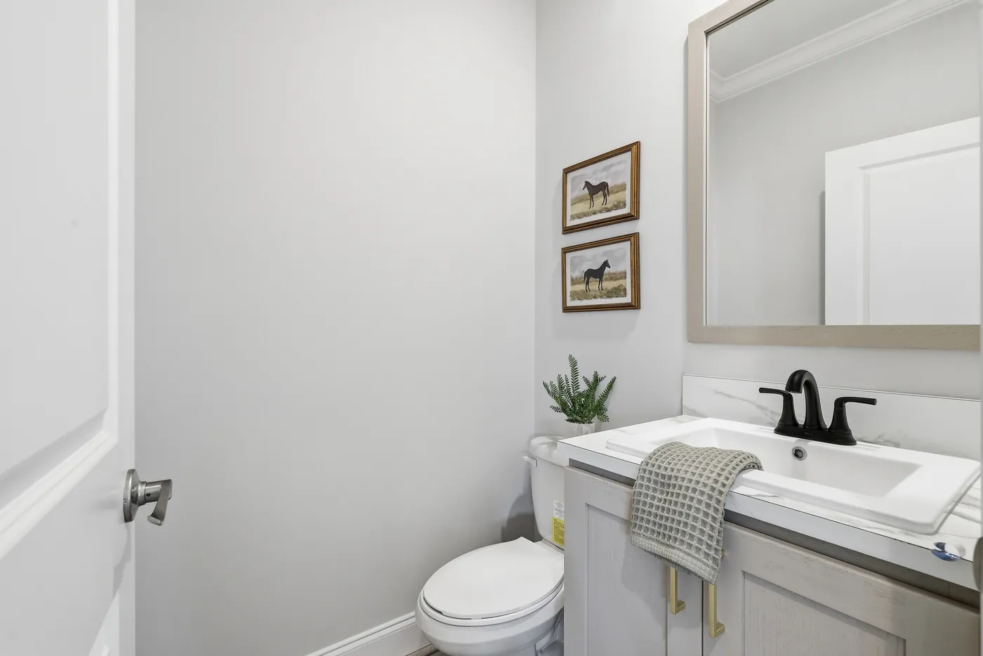 The THE SUMMIT Guest Bathroom. This Manufactured Mobile Home features 3 bedrooms and 2 baths.