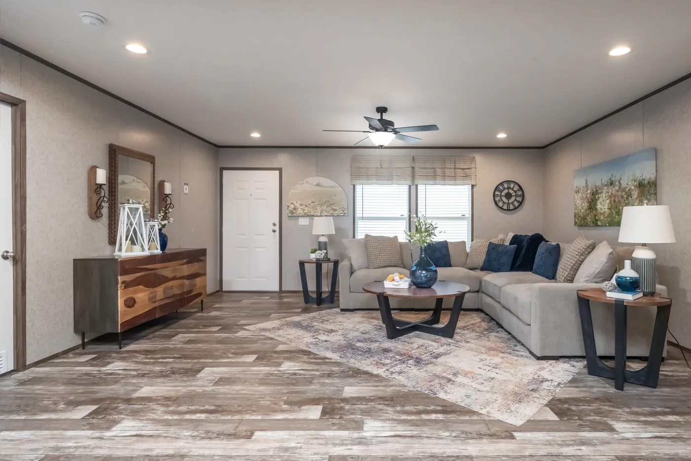 The LOCKLEAR Exterior. This Manufactured Mobile Home features 4 bedrooms and 2 baths.