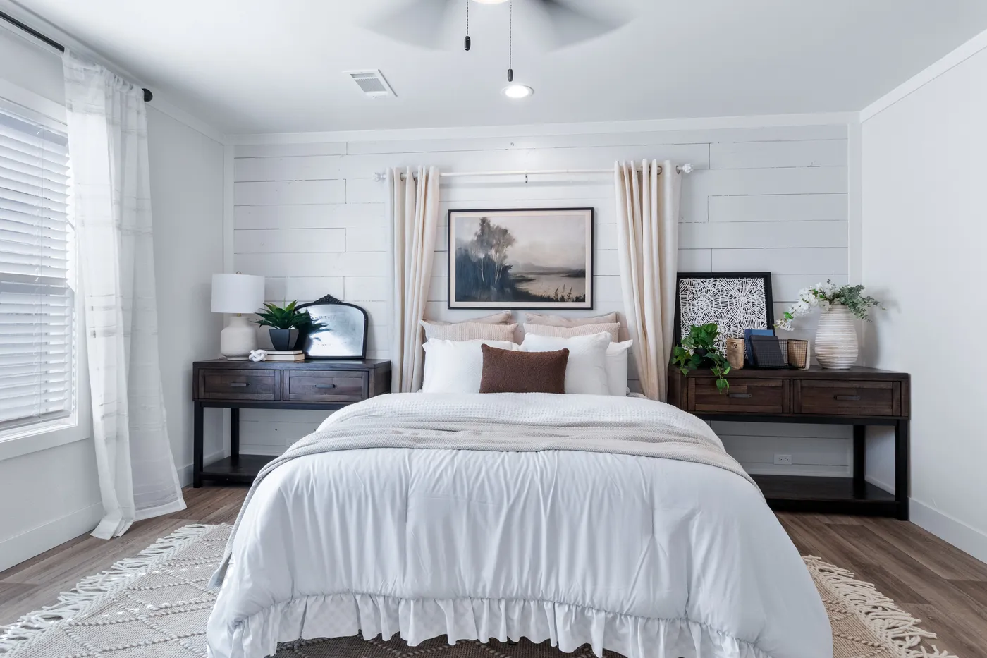 The FARM 4 FLEX ELITE Primary Bedroom. This Manufactured Mobile Home features 4 bedrooms and 3 baths.