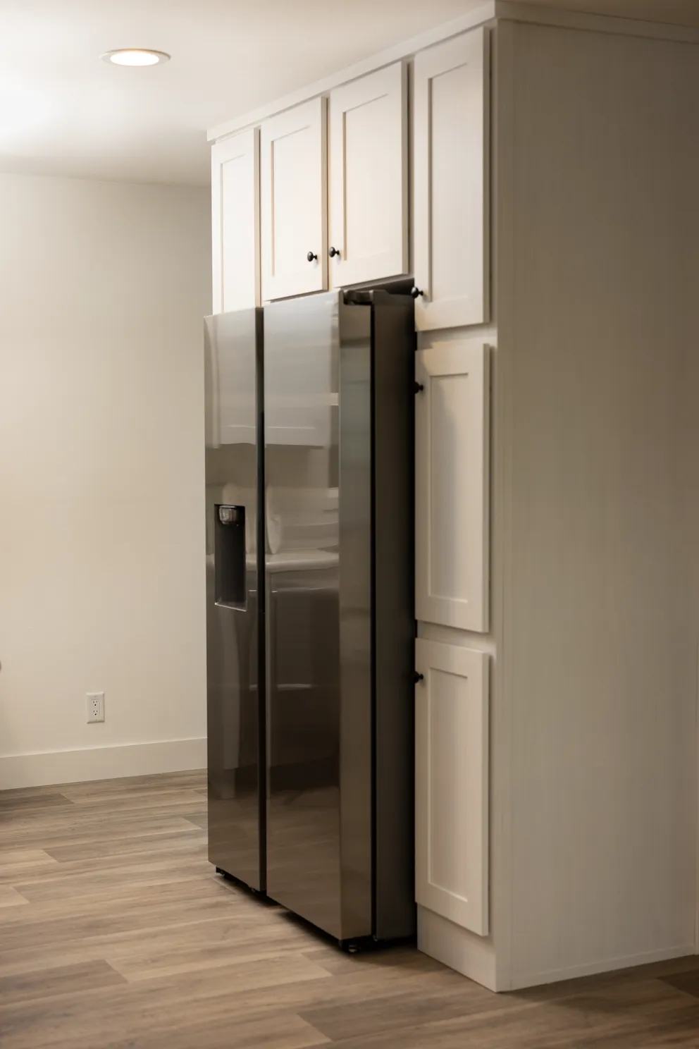 The HEY JUDE Kitchen. This Manufactured Mobile Home features 4 bedrooms and 2 baths.