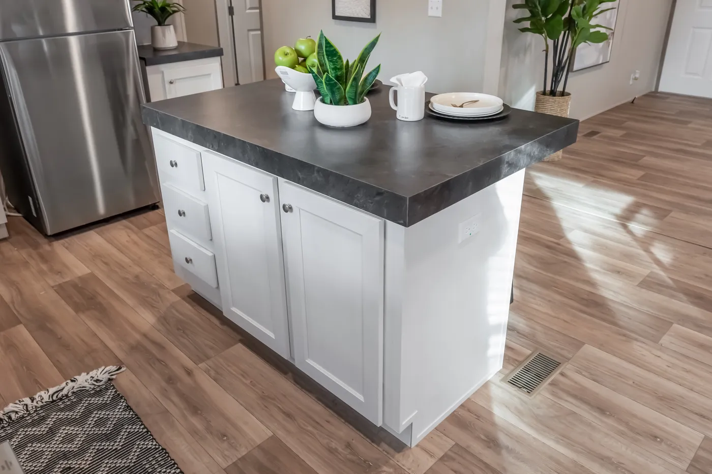 The ECLIPSE Kitchen. This Manufactured Mobile Home features 4 bedrooms and 2 baths.
