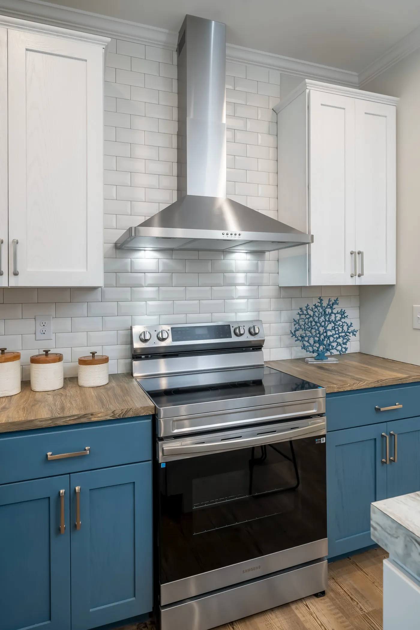 The TIFFANY Kitchen. This Manufactured Mobile Home features 2 bedrooms and 2 baths.