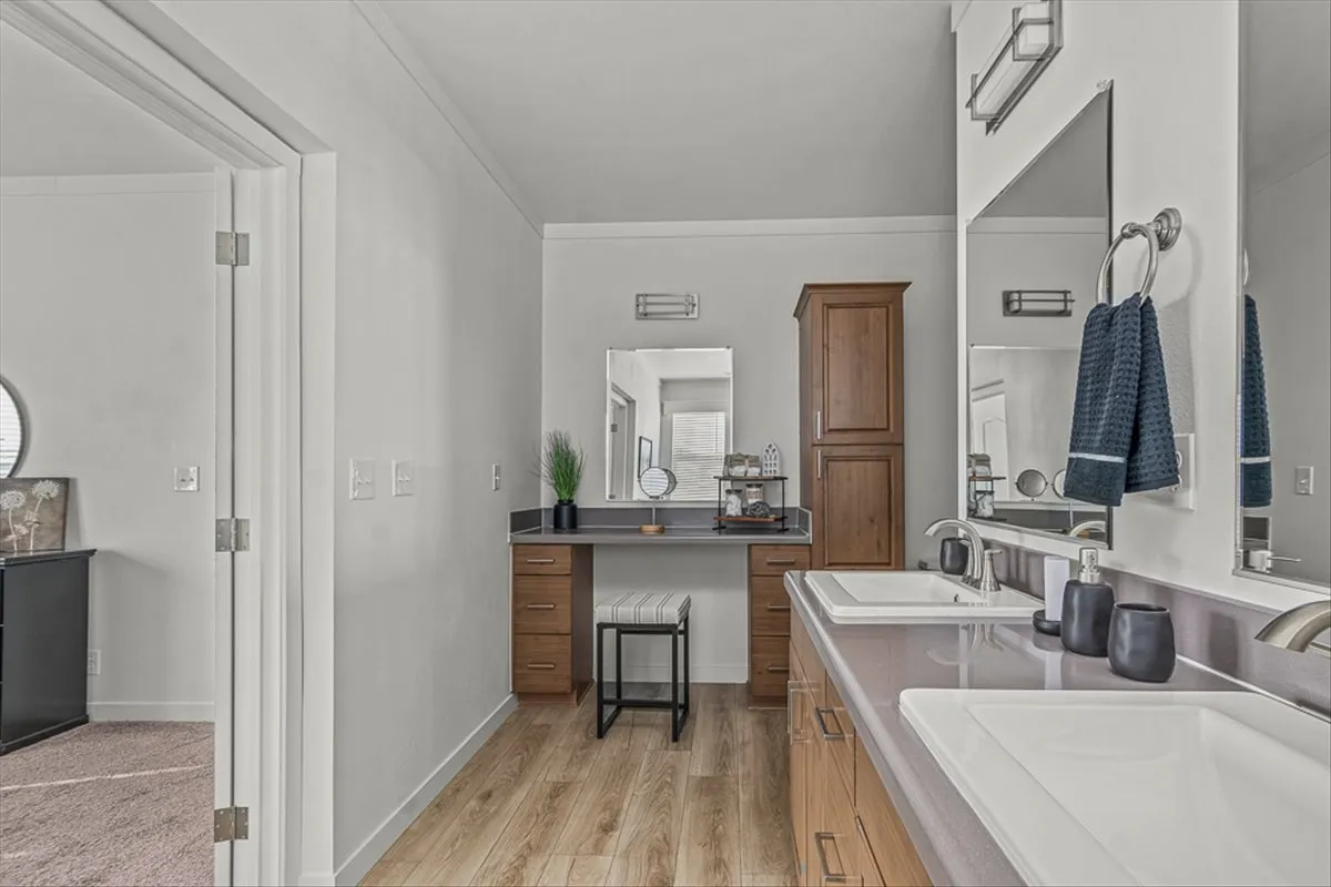 The TU3068A Primary Bathroom. This Manufactured Mobile Home features 4 bedrooms and 2 baths.