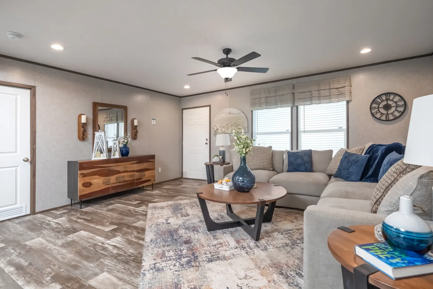 The LOCKLEAR Exterior. This Manufactured Mobile Home features 4 bedrooms and 2 baths.