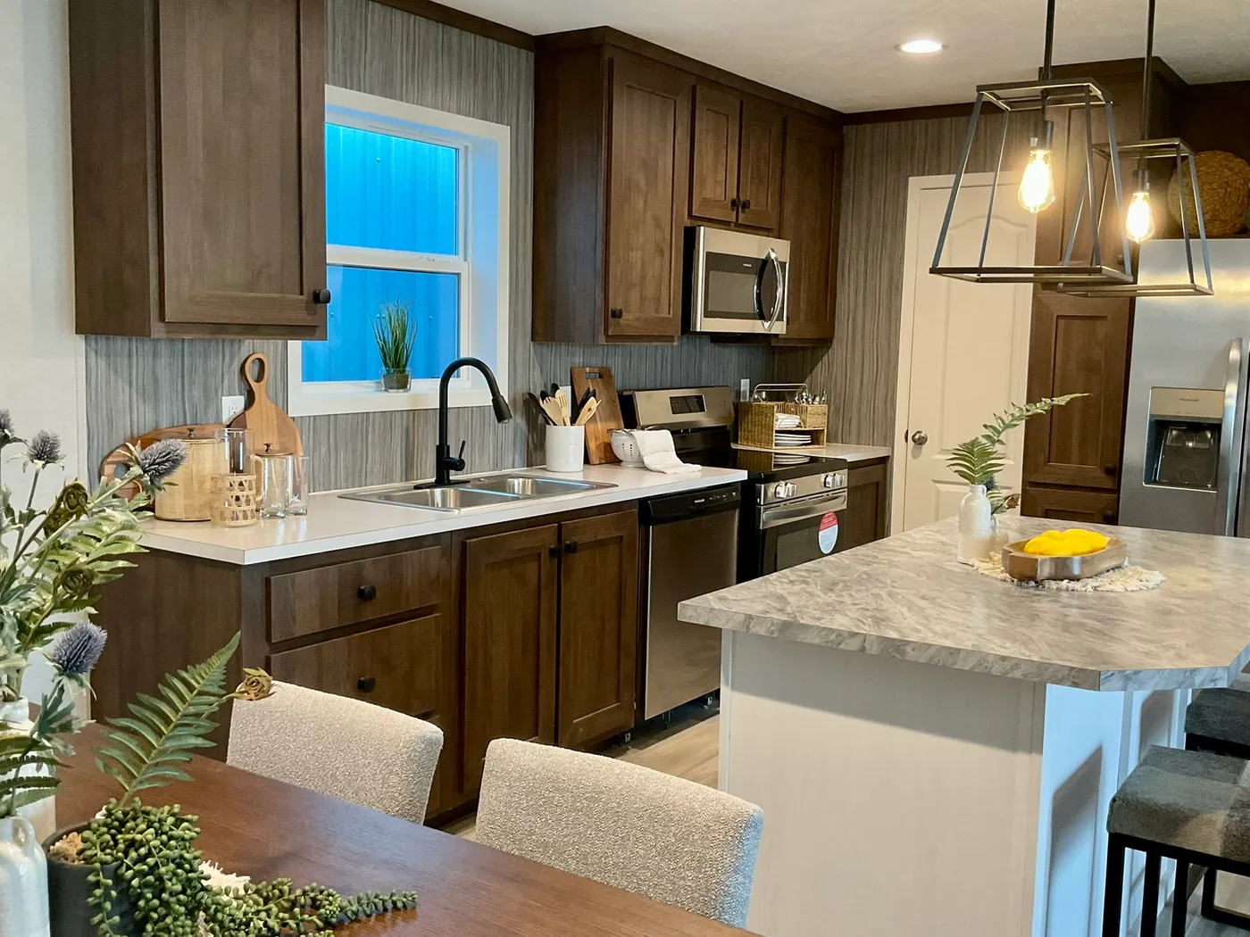 The AMETHYST Kitchen. This Manufactured Mobile Home features 3 bedrooms and 2 baths.