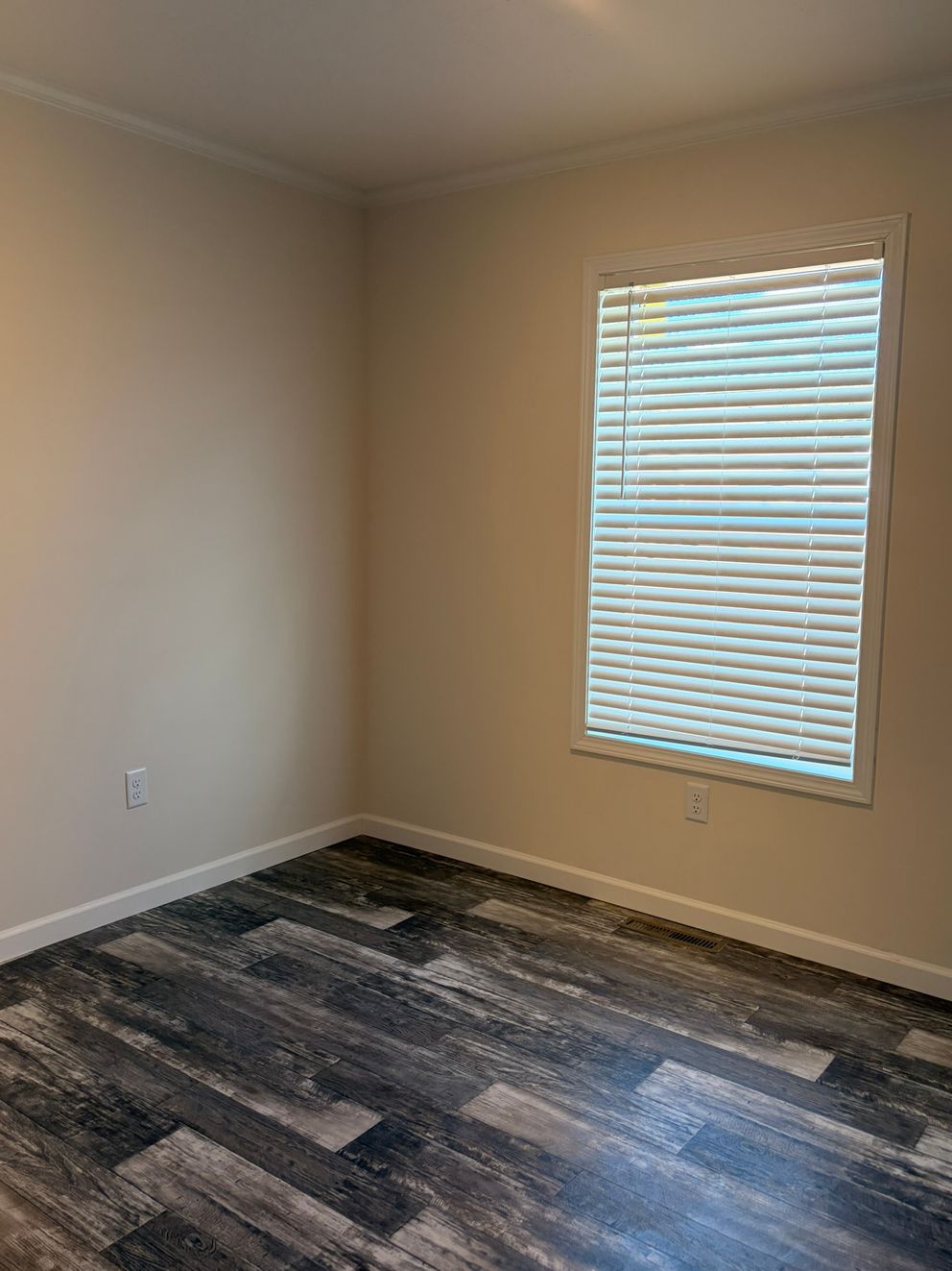 The TOURMALINE 7628-649 Guest Bedroom. This Manufactured Mobile Home features 4 bedrooms and 2 baths.