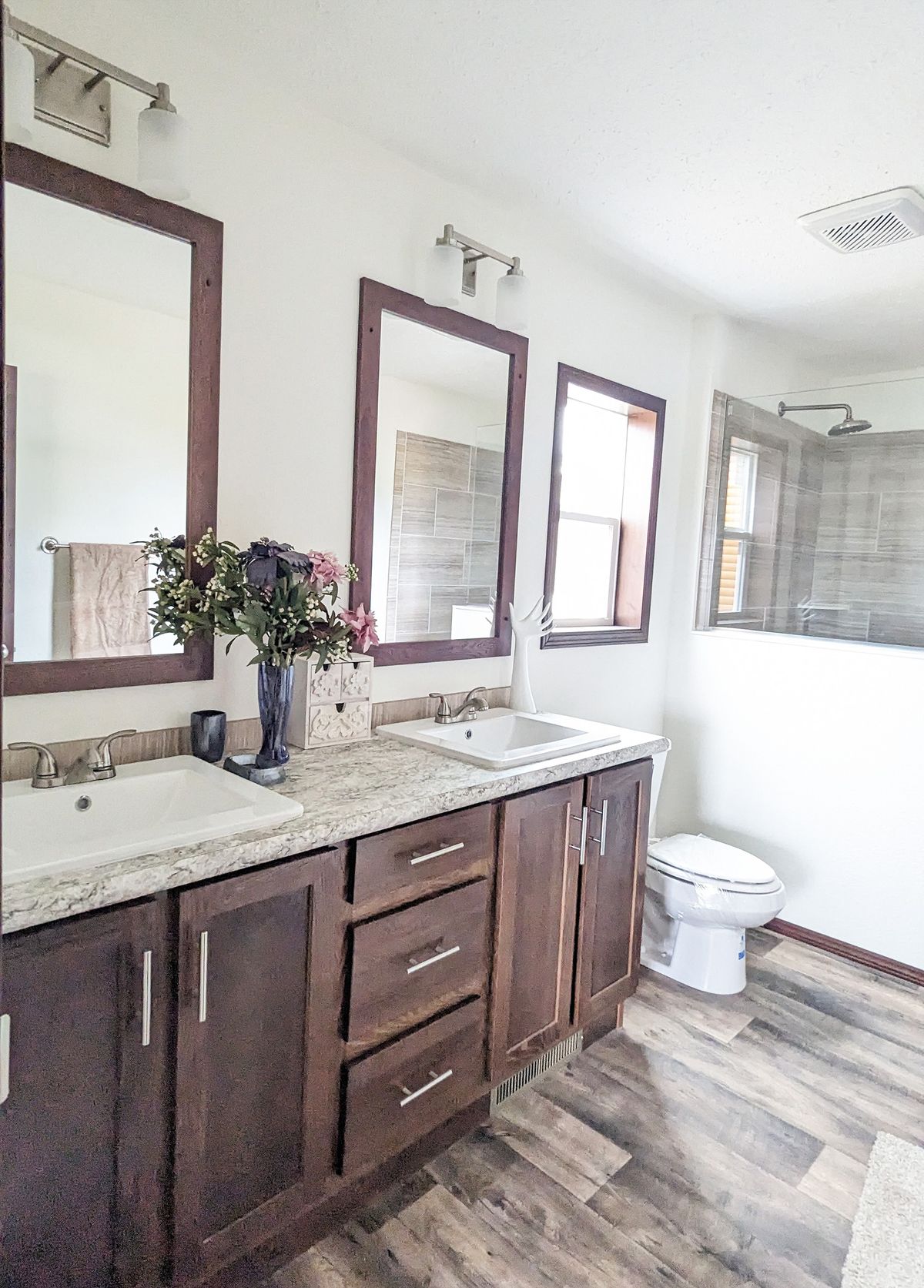 The LEGACY 377 Primary Bathroom. This Manufactured Mobile Home features 3 bedrooms and 2 baths.