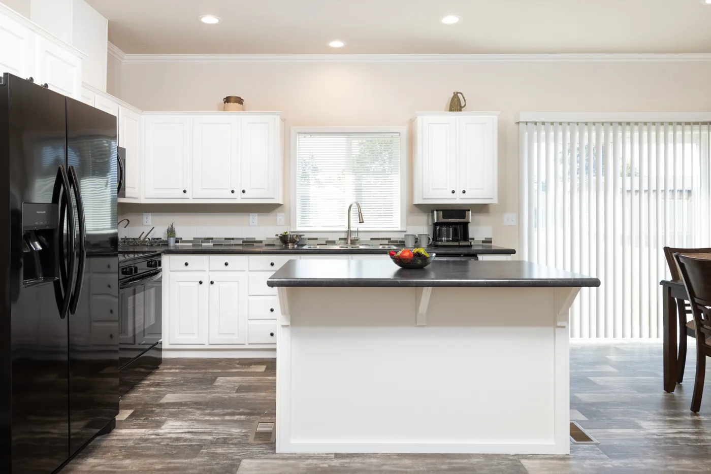 The TH482F                 CLAYTON Kitchen. This Manufactured Mobile Home features 2 bedrooms and 2 baths.