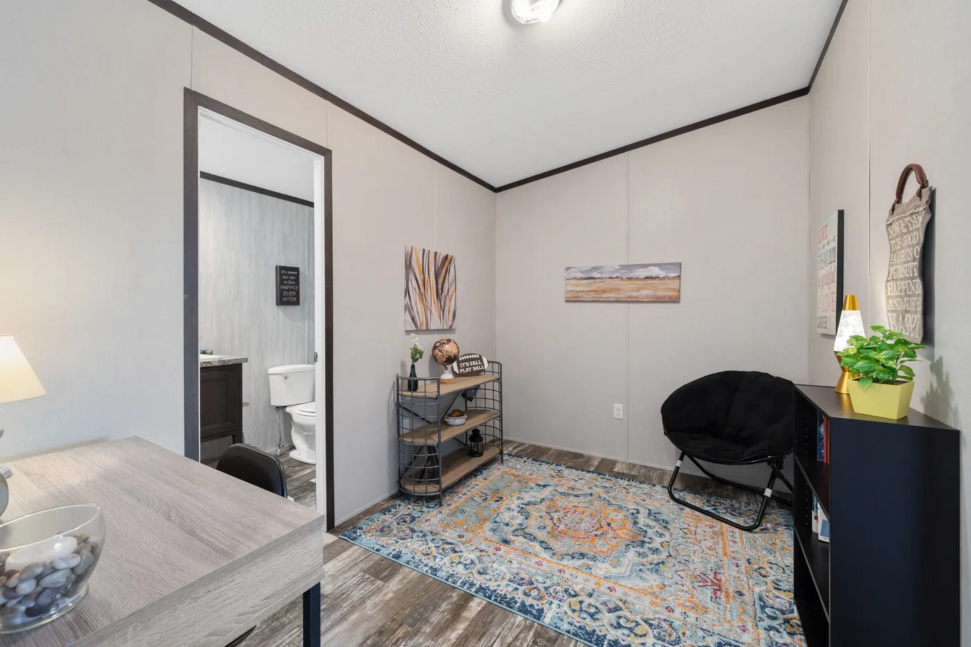 The GARNET Flex. This Manufactured Mobile Home features 3 bedrooms and 2 baths.