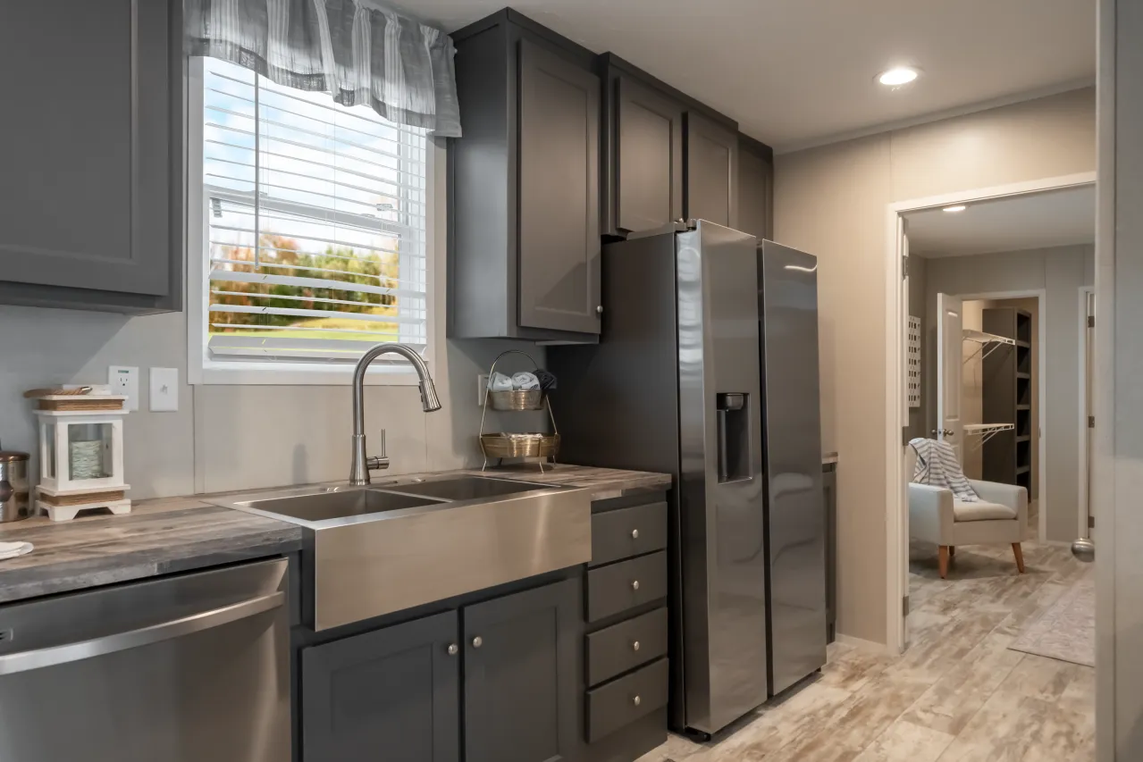 The ANNIVERSARY CHOICE Exterior. This Manufactured Mobile Home features 3 bedrooms and 2 baths.