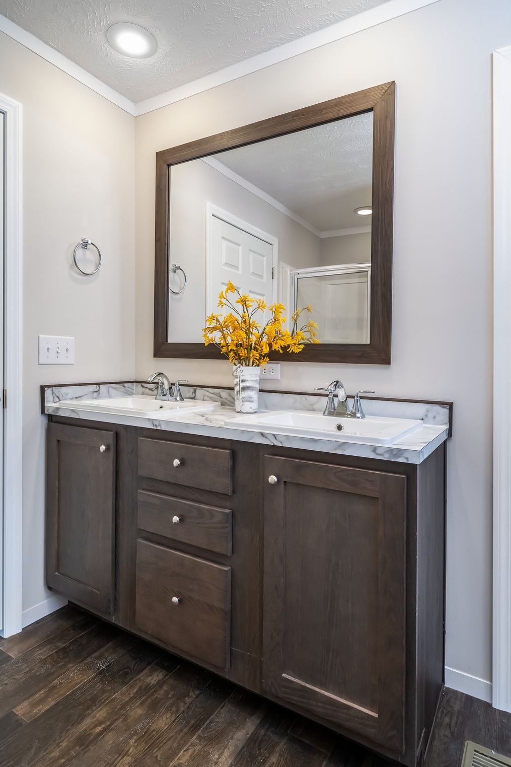 The MAVERICK 56A Guest Bathroom. This Manufactured Mobile Home features 3 bedrooms and 2 baths.