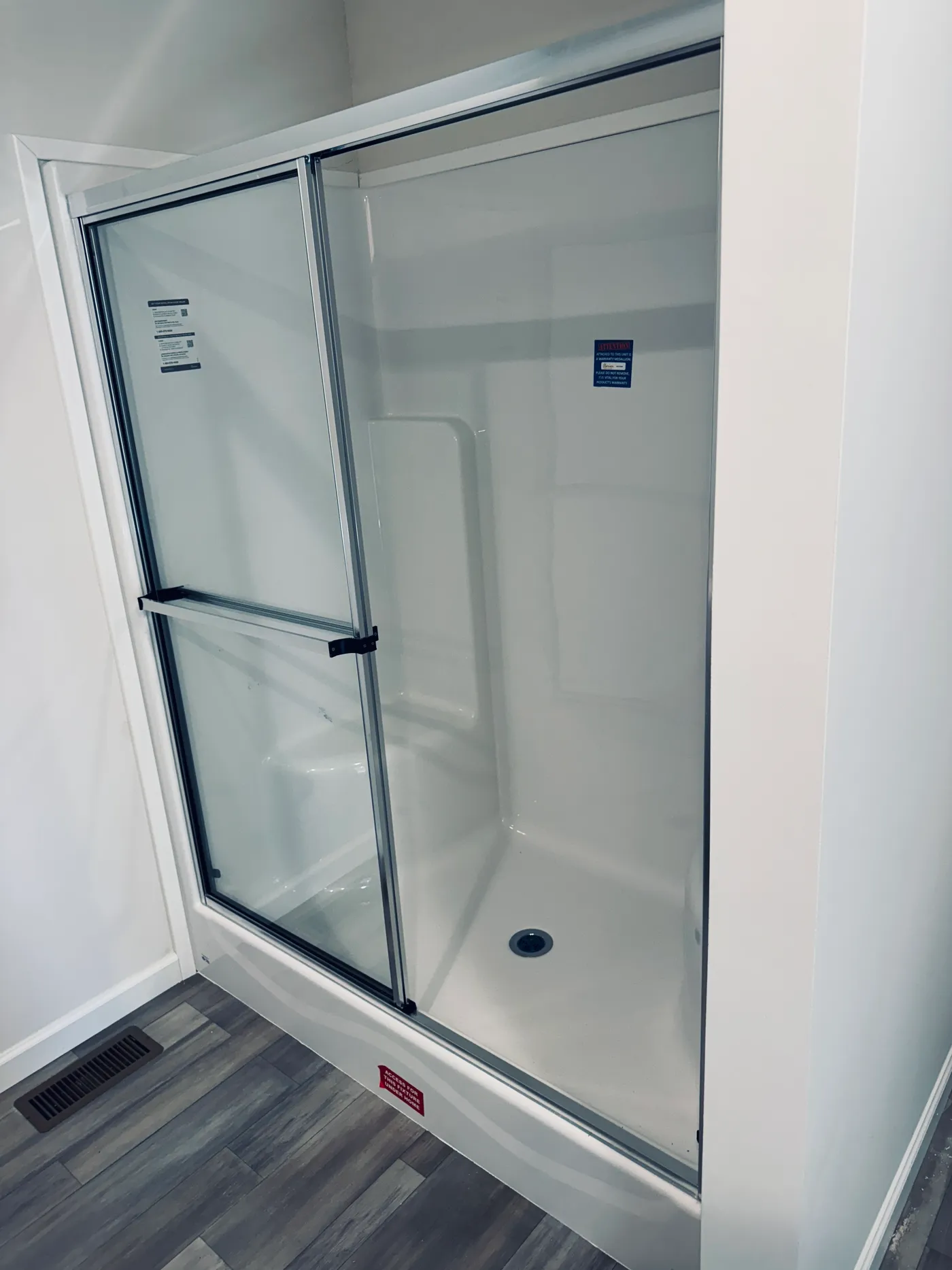 The TOURMALINE 7628-649 Primary Bathroom. This Manufactured Mobile Home features 4 bedrooms and 2 baths.