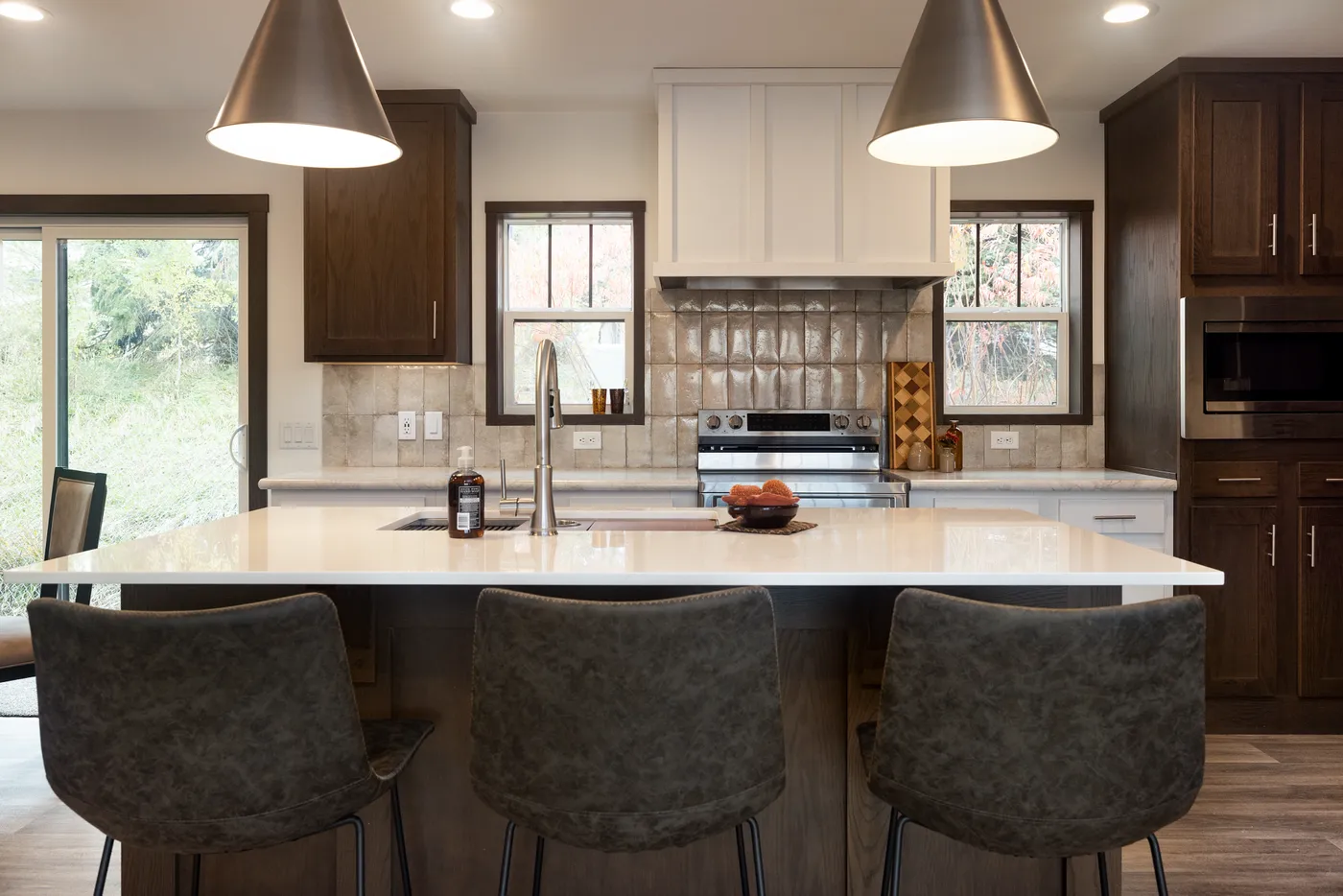 The LEGEND 78 Kitchen. This Manufactured Mobile Home features 3 bedrooms and 2 baths.