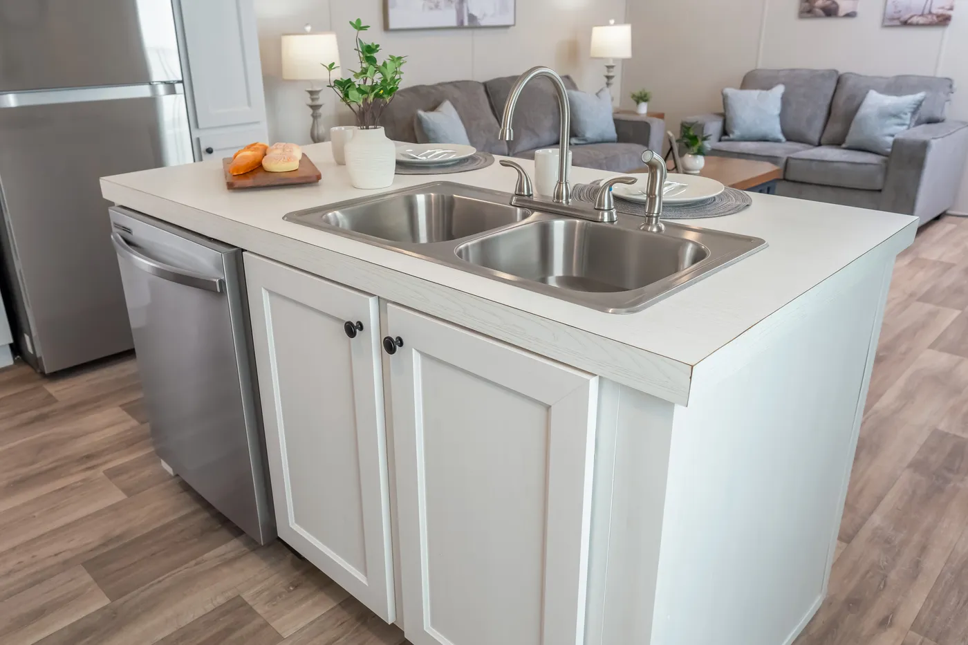 The DYNAMIC Kitchen. This Manufactured Mobile Home features 3 bedrooms and 2 baths.