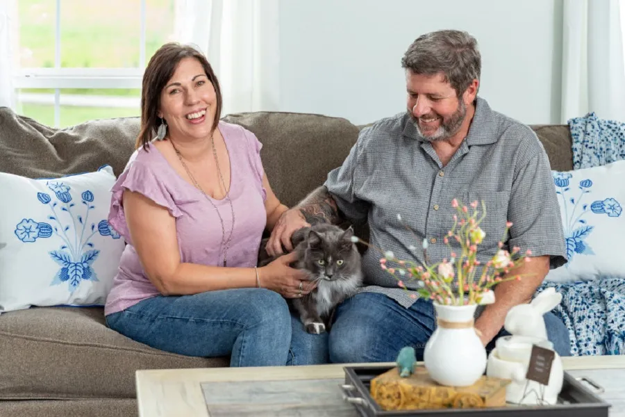 Clayton Homes Customer Becomes Part of the Team