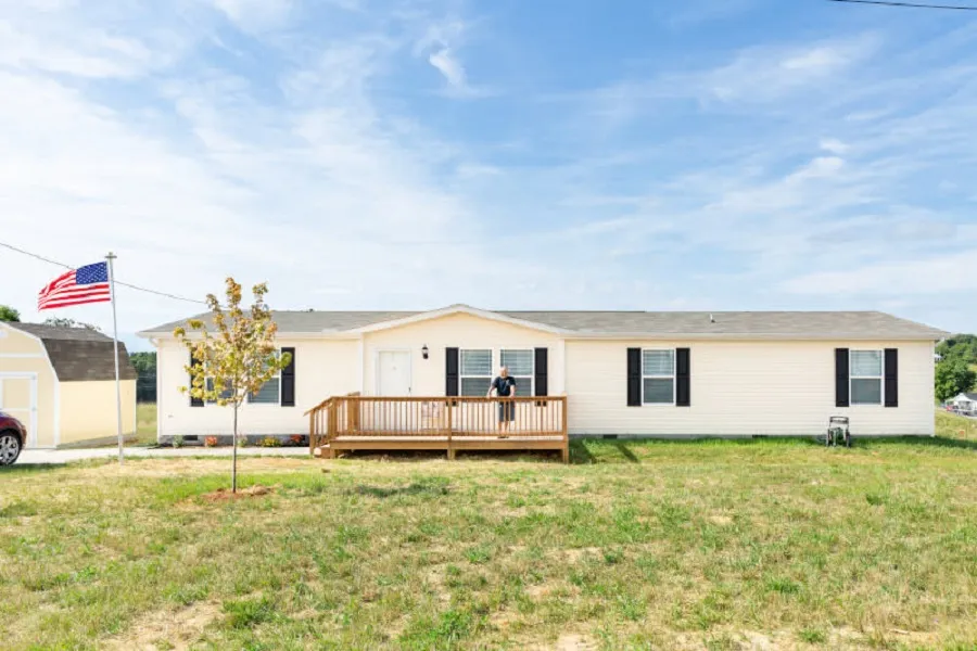 Tennessee Veteran Comes Back to Mountain Roots image