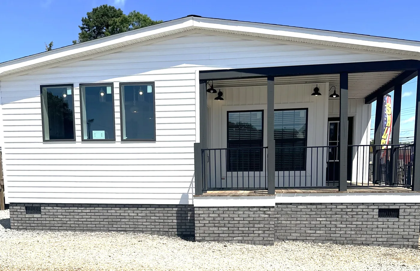 Beautiful Buccaneer Custom Porch House!! Open on Lot!!