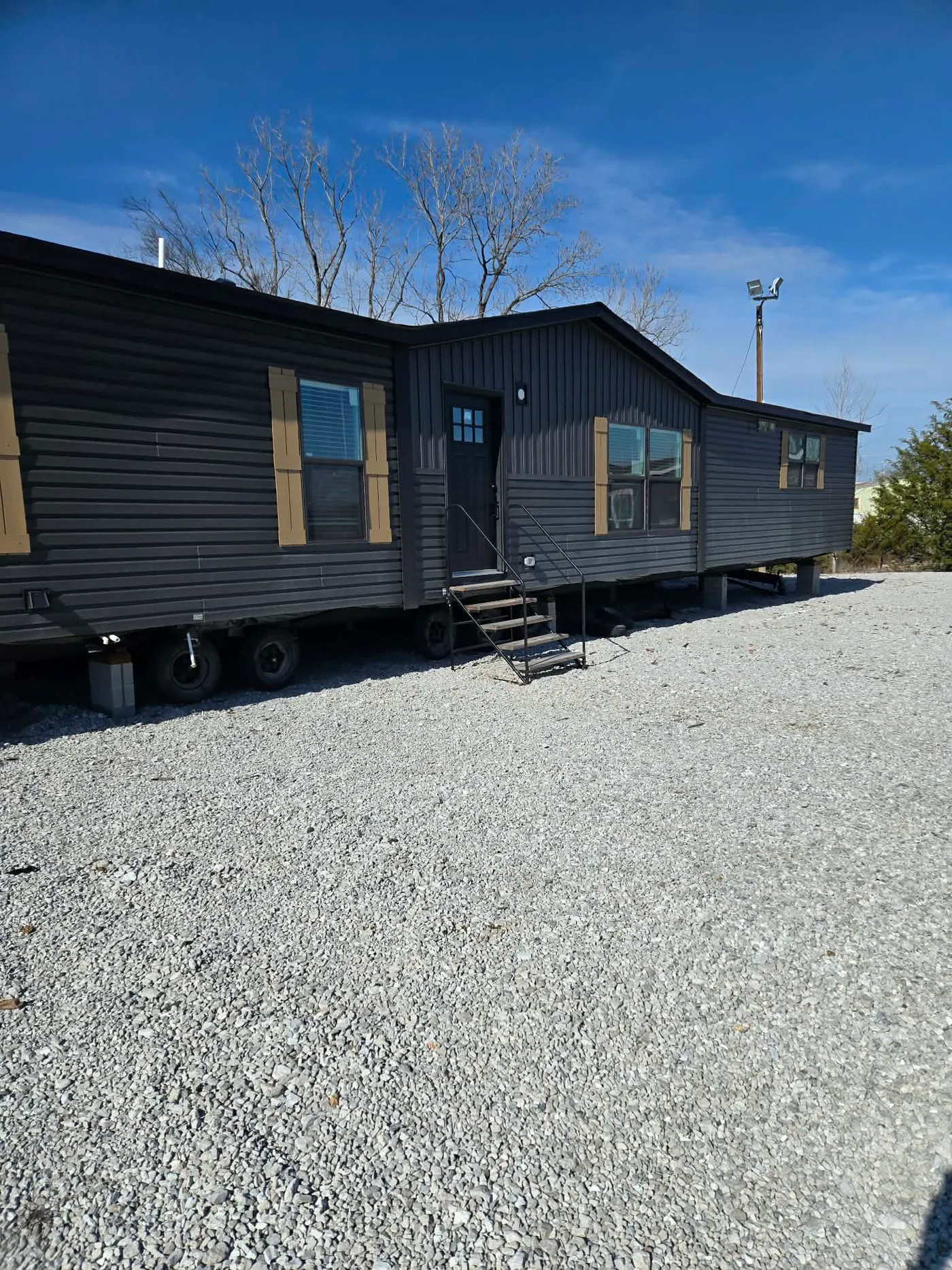 THE SHORELINE home image