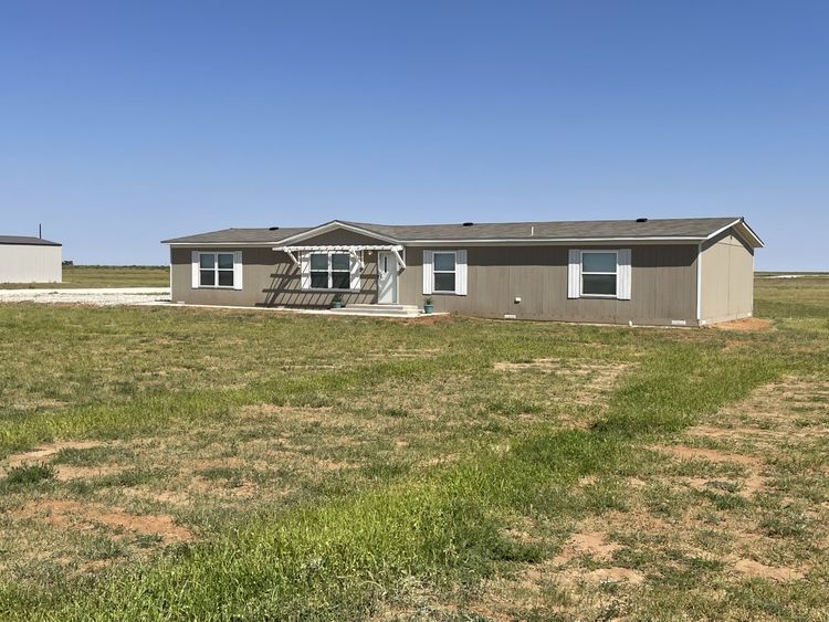693 FM 179 - 5/3 ON 2 Acres IN New Home Isd!