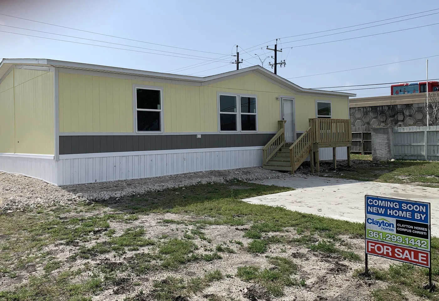Move in Ready Home. Newly placed in Popular Community on the Bay. If you want a nice, quiet stay near the water, shops and Restaurants in Corpus Christi. This Home is for you! Won't last long, call now!  