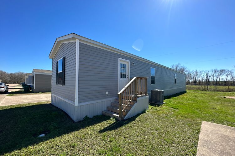 Angleton, TX *move-IN Ready!