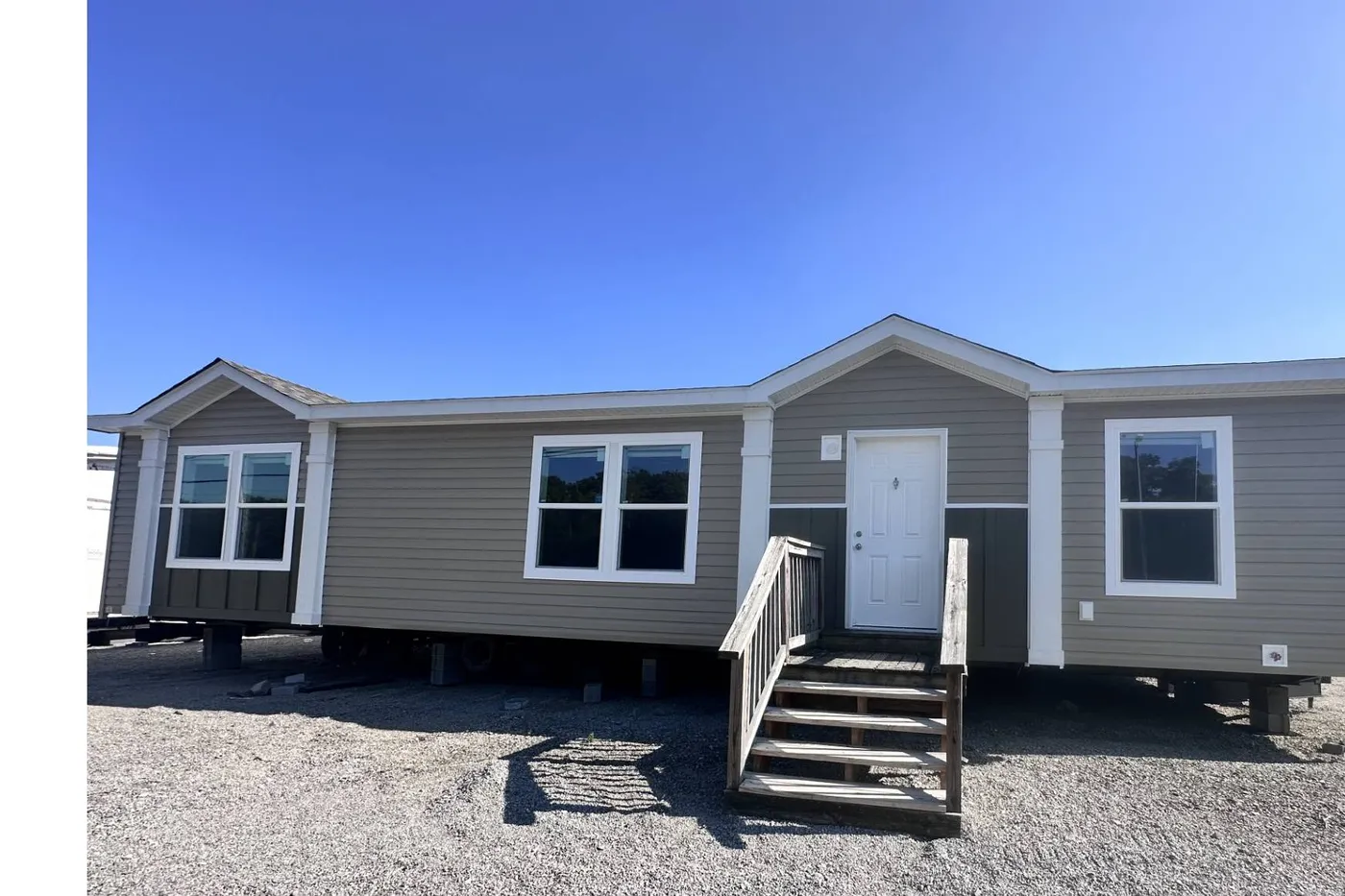 2 tone siding and dormers add to the beauty of this Norris home. 