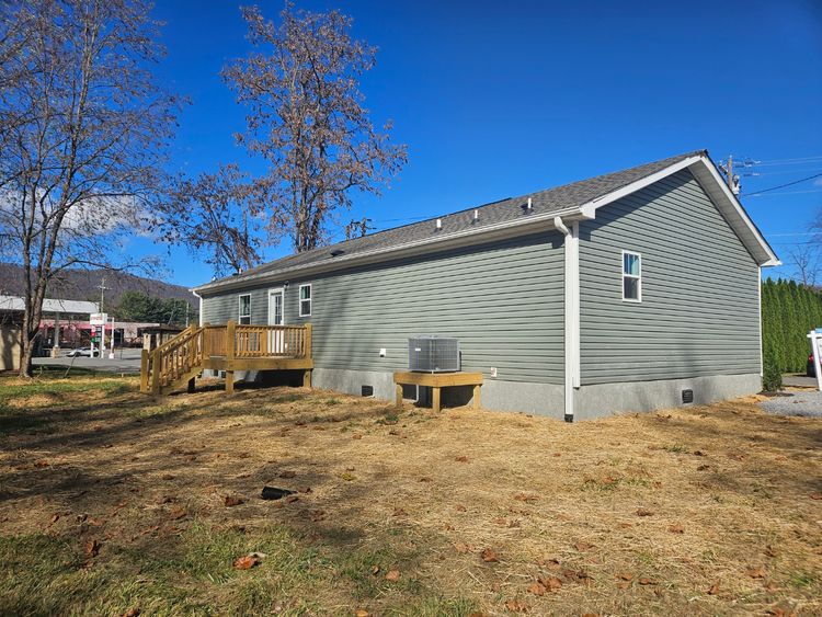 66 Long Street, Waynesville, NC