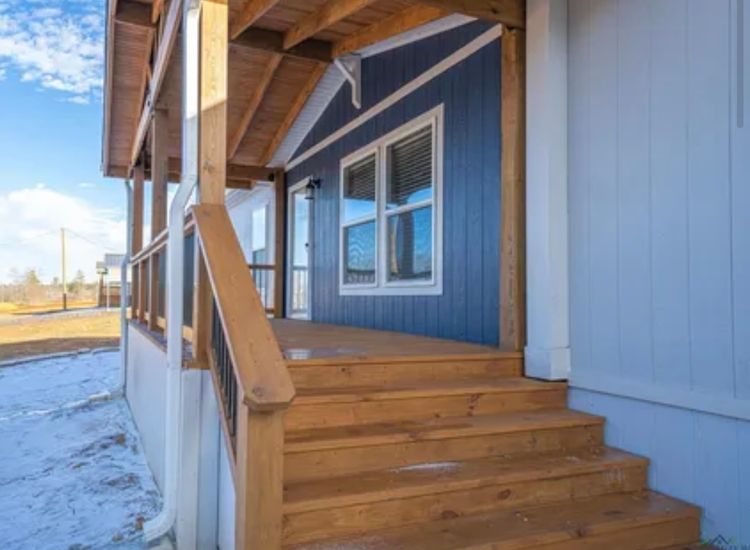 Beautiful Open Floor Plan ON 2 Acres!