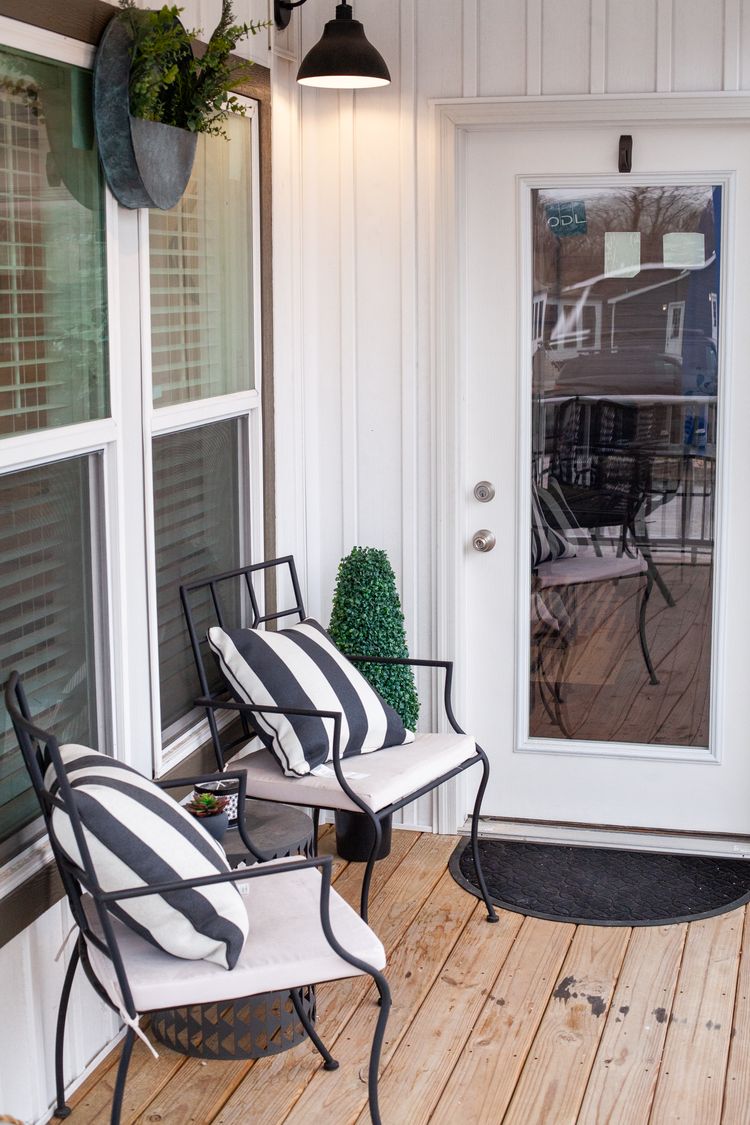 Corner Wrapped Porch