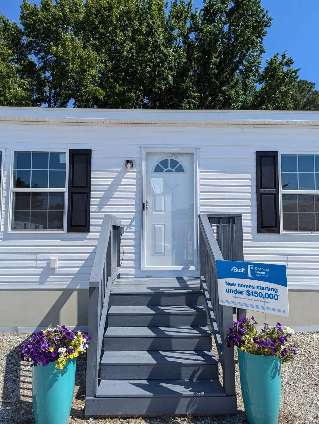 Charming Home with welcoming entryway