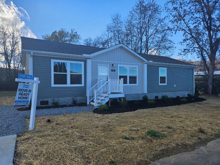 66 Long Street, Waynesville, NC