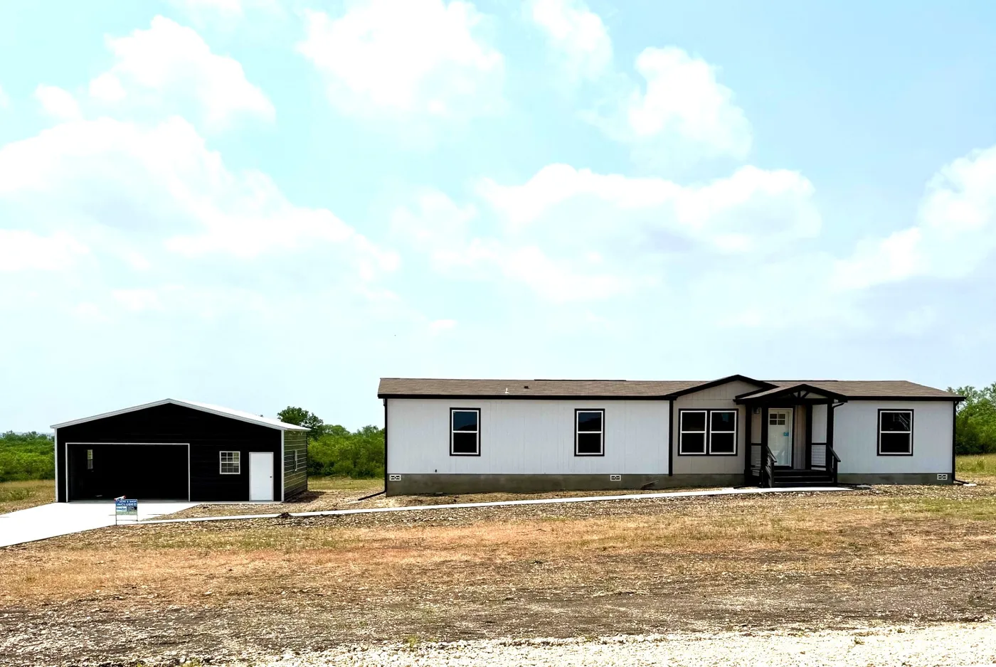 MOROCCO 4/2 on 1 acre San Marcos home image