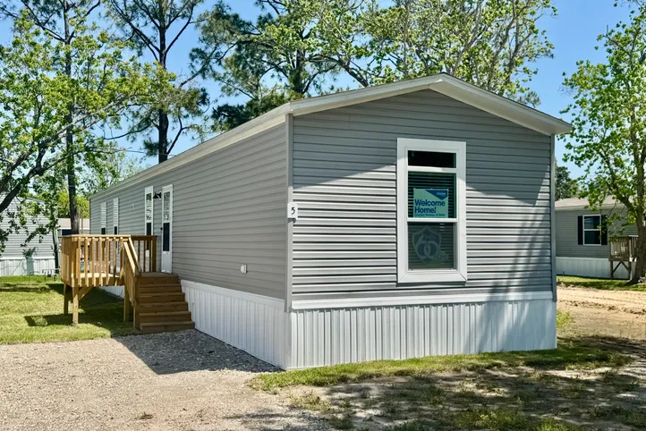 Private parking! $450 a month lot rent!