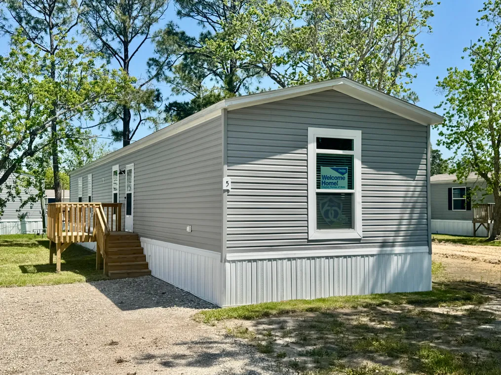 Private parking! $450 a month lot rent!