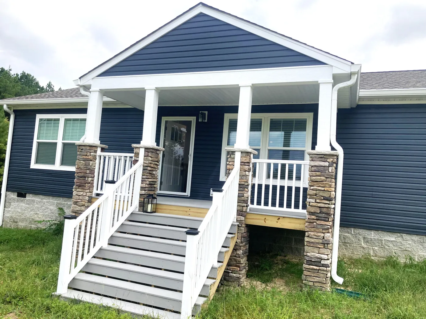 Covered front porch with Trex decking!